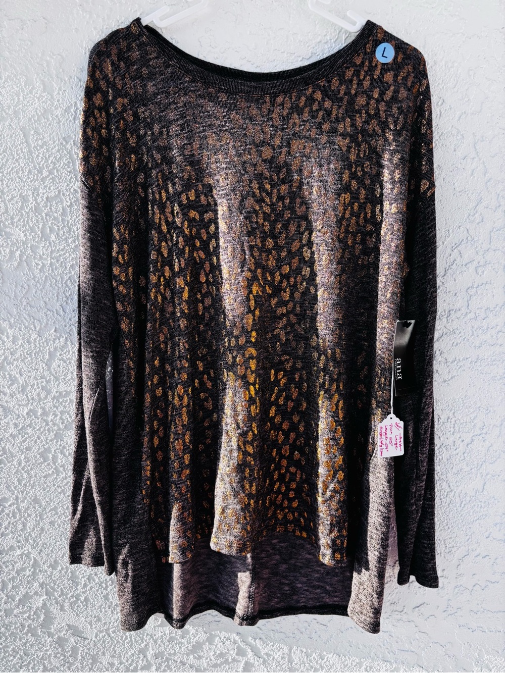 a.n.a Rich heathered gray lightweight sweater with foil bronze print
